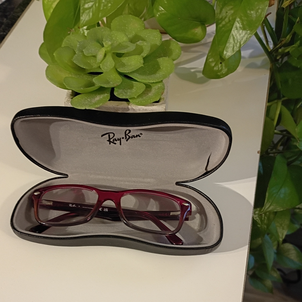 Ray-Ban Burgundy Rectangular Glasses with Case